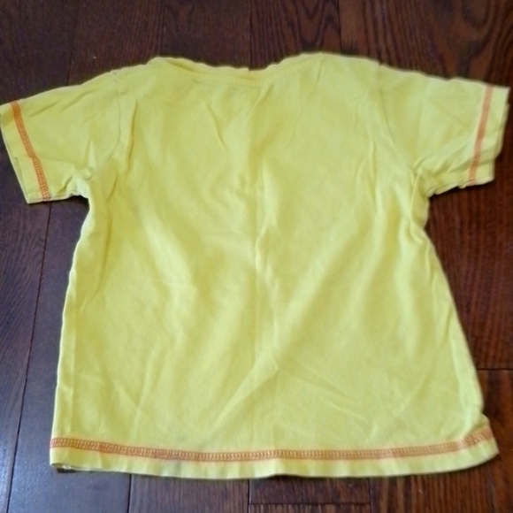 Kids t-shirt size 2-3 yellow surf. For summer or spring - Picture 3 of 3